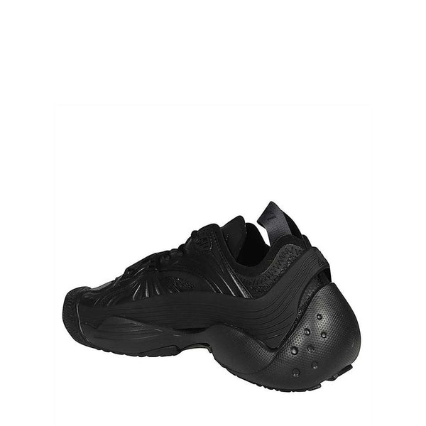 Schwarze Polyethylen-Sportschuhe