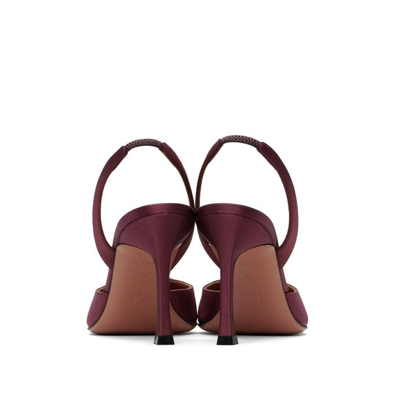 Rote Seidenpumps mit hohem Absatz