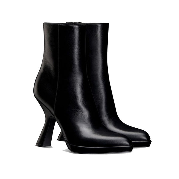 Schwarze Stiefeletten aus Kalbsleder