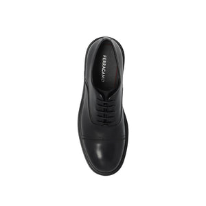 Schwarze Kalbsleder-Schnürschuhe