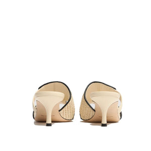 Beigefarbene Leder-Stilettos