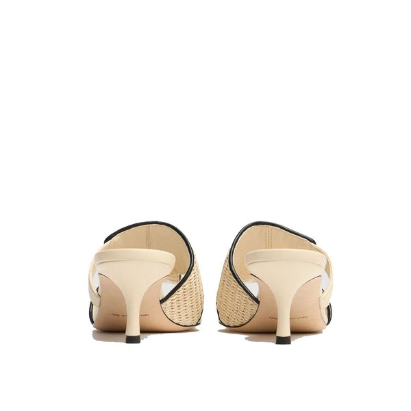 Beigefarbene Leder-Stilettos