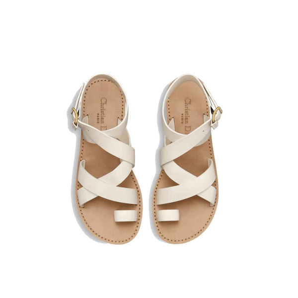 Flache Sandalen aus weißem Kalbsleder