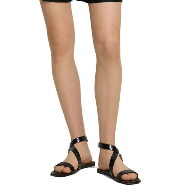 Schwarze Sandalen aus Kalbsleder