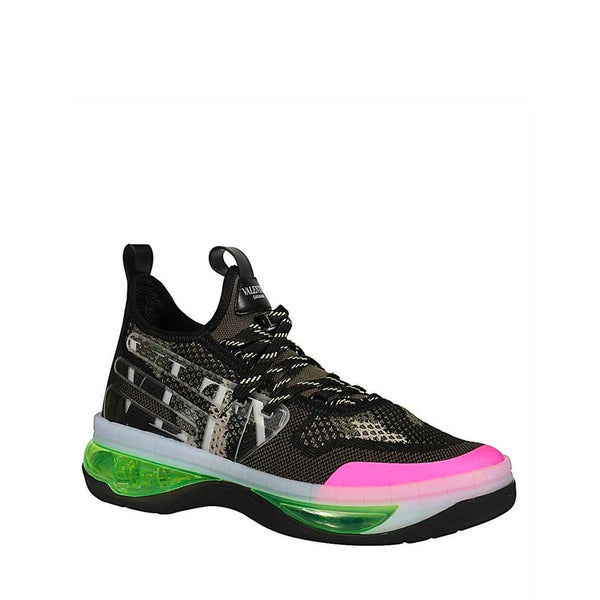 Schwarze Stoff-Sportschuhe