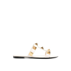 Flache Sandalen aus weißem Kalbsleder