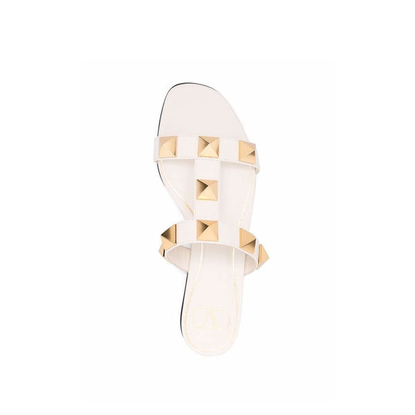 Flache Sandalen aus weißem Kalbsleder
