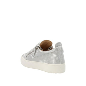 Silberne Stoff-Sneaker mit niedrigem Schaft