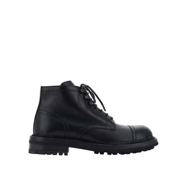 Schwarze Stiefeletten aus Kalbsleder mit Schnürung