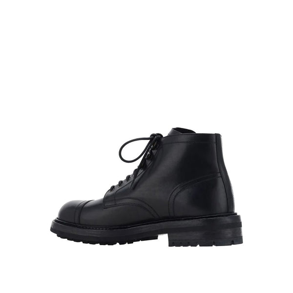 Schwarze Stiefeletten aus Kalbsleder mit Schnürung