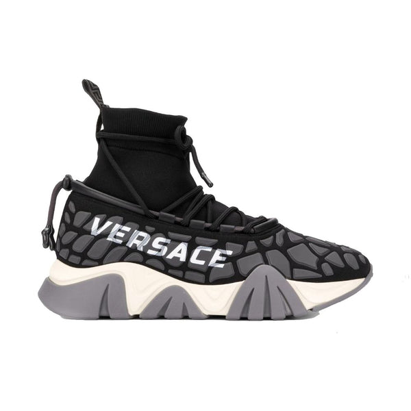 Schwarze Stoff-Sportschuhe