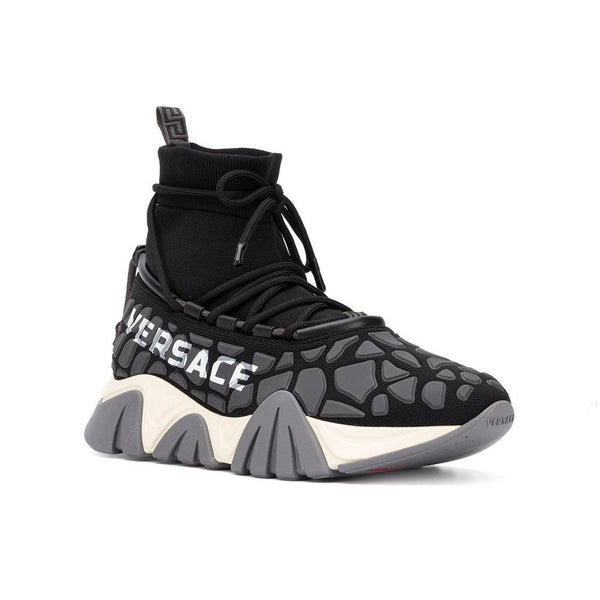 Schwarze Stoff-Sportschuhe