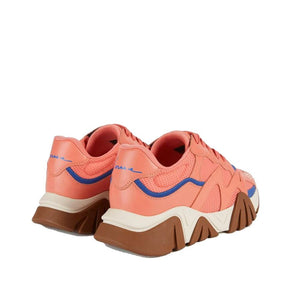 Klobige Sneaker aus orangefarbenem Leder