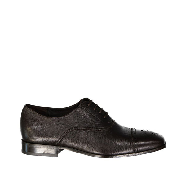 Braune Kalbsleder-Oxfords und -Derbies