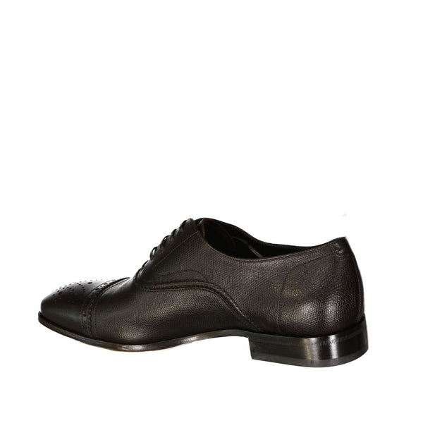 Braune Kalbsleder-Oxfords und -Derbies