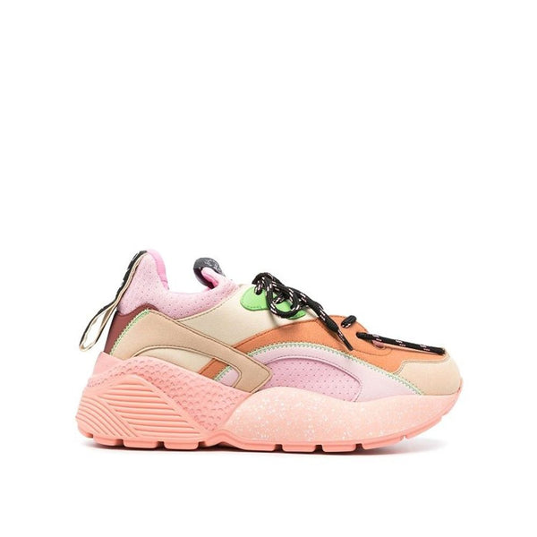 Klobige Sneaker aus orangefarbenem Polyethylen
