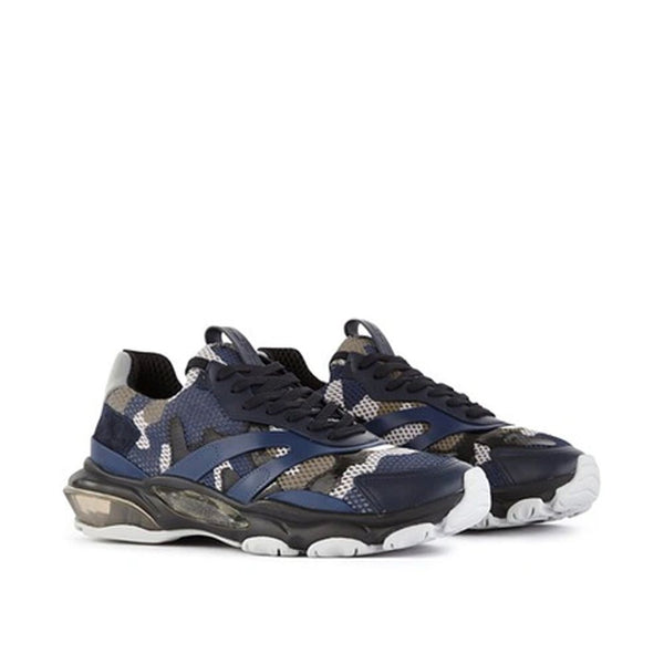 Sportliche Sneaker aus blauem Stoff