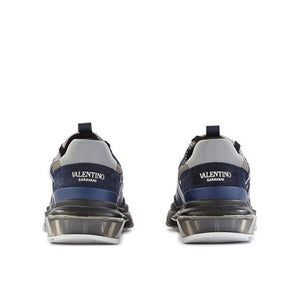 Sportliche Sneaker aus blauem Stoff