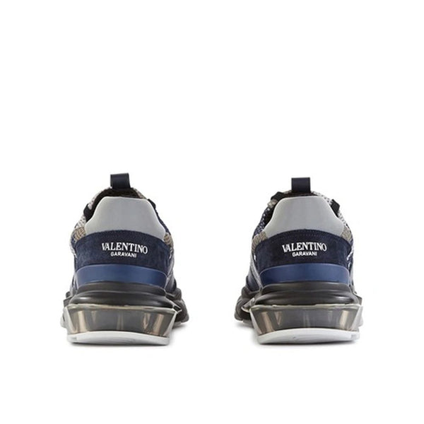 Sportliche Sneaker aus blauem Stoff