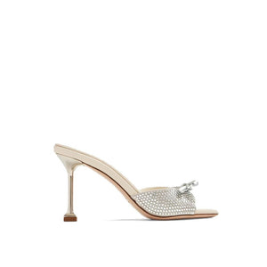 Silberne Seiden-Mules