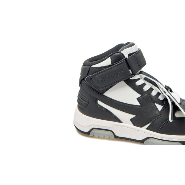 Schwarze Sneaker aus Kalbsleder