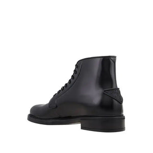 Schwarze Schnürstiefel aus Kalbsleder