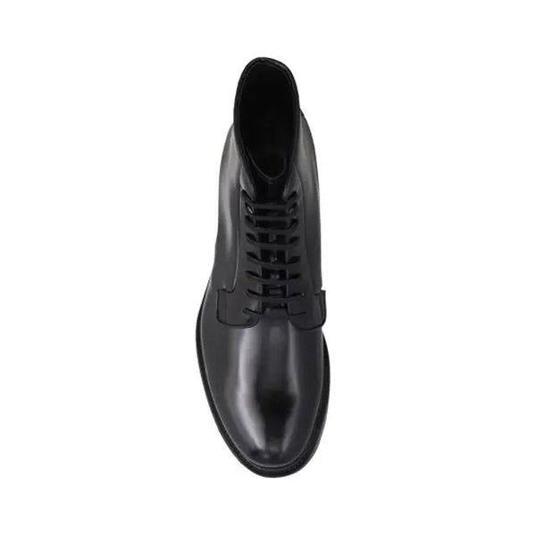 Schwarze Schnürstiefel aus Kalbsleder