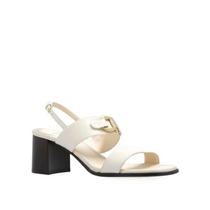 Weiße Sandalen aus Kalbsleder mit Riemen