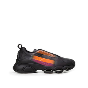 Robuste Sneaker aus schwarzem Gummi