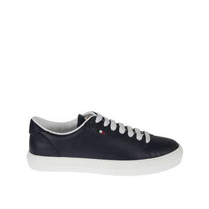 Niedrige Sneaker aus blauem Kalbsleder