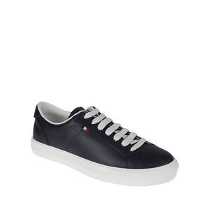 Niedrige Sneaker aus blauem Kalbsleder