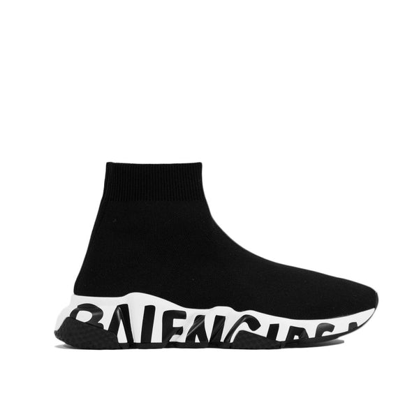 Schwarze Stoff-Sportschuhe