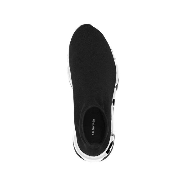 Schwarze Stoff-Sportschuhe