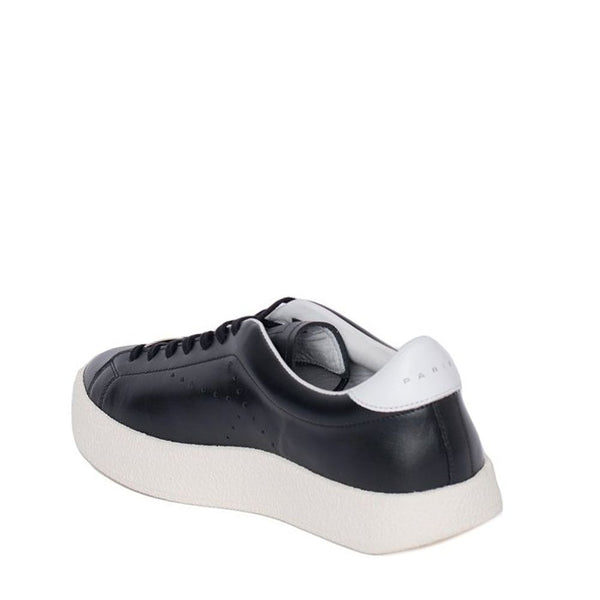 Schwarze Sneaker aus Kalbsleder mit niedrigem Schaft