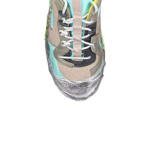Grüne Stoff-Sneaker mit klobiger Sohle