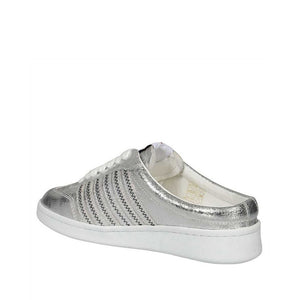 Silberne Sneakers aus Kalbsleder