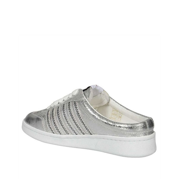 Silberne Sneakers aus Kalbsleder