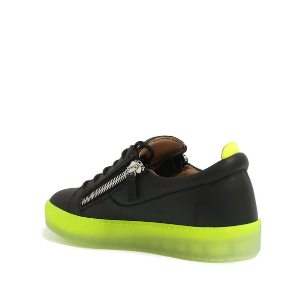 Schwarze Sneakers aus Kalbsleder