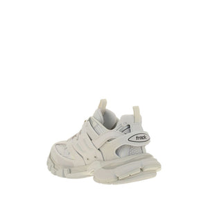Weiße Polyethylen-Sportschuhe