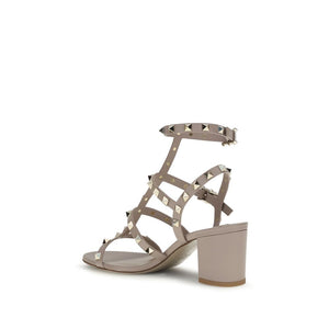 Beige Sandalen mit Plateauabsatz aus Kalbsleder Bos Taurus