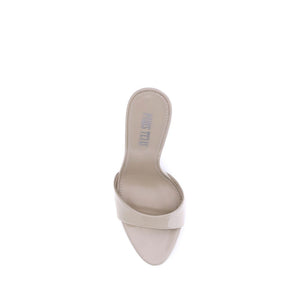 Beige Sandalen mit Stilettoabsatz aus Kalbsleder Bos Taurus