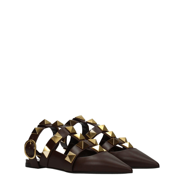 Flache Sandalen aus braunem Leder