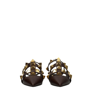 Flache Sandalen aus braunem Leder