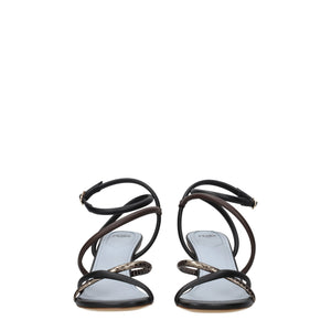 Flache Sandalen aus Leder in verschiedenen Farben