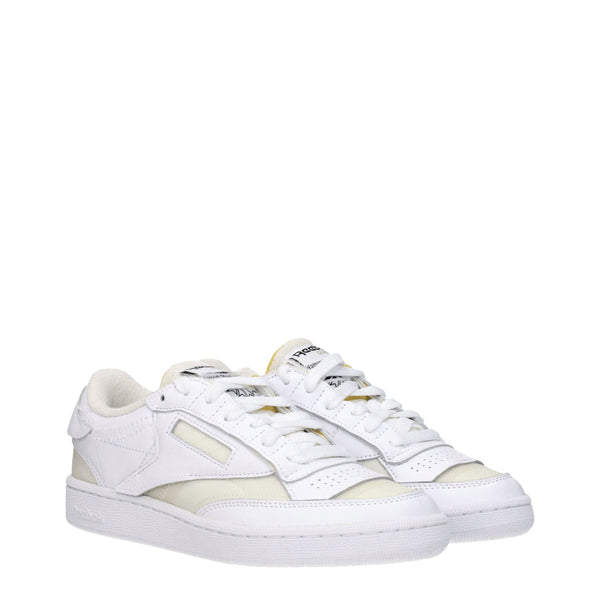 Weiße Stoff-Sneaker mit niedrigem Schaft