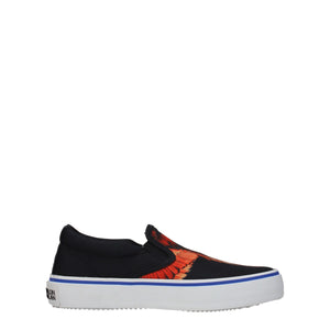Slipper aus schwarzem Stoff