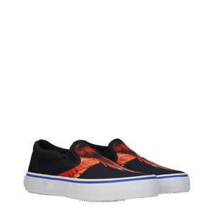 Slipper aus schwarzem Stoff