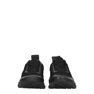 Schwarzer Stoff Sportliche Turnschuhe