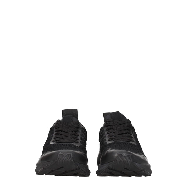Schwarzer Stoff Sportliche Turnschuhe