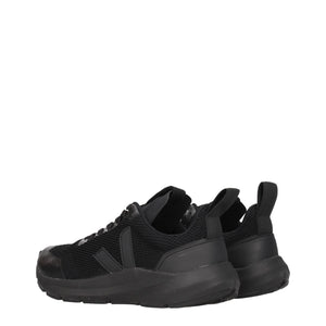 Schwarzer Stoff Sportliche Turnschuhe